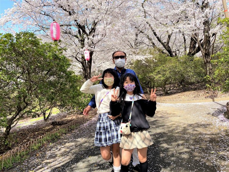 孫たちの春休み 桜満開の華蔵寺公園 高崎の不動産会社アンサーのブログ